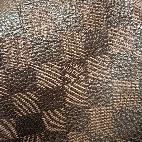 Louis Vuitton Tote Bag - Picture 3 of 16